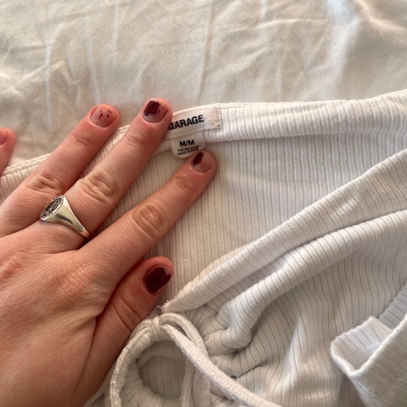 white going out top - Picture 2 of 4